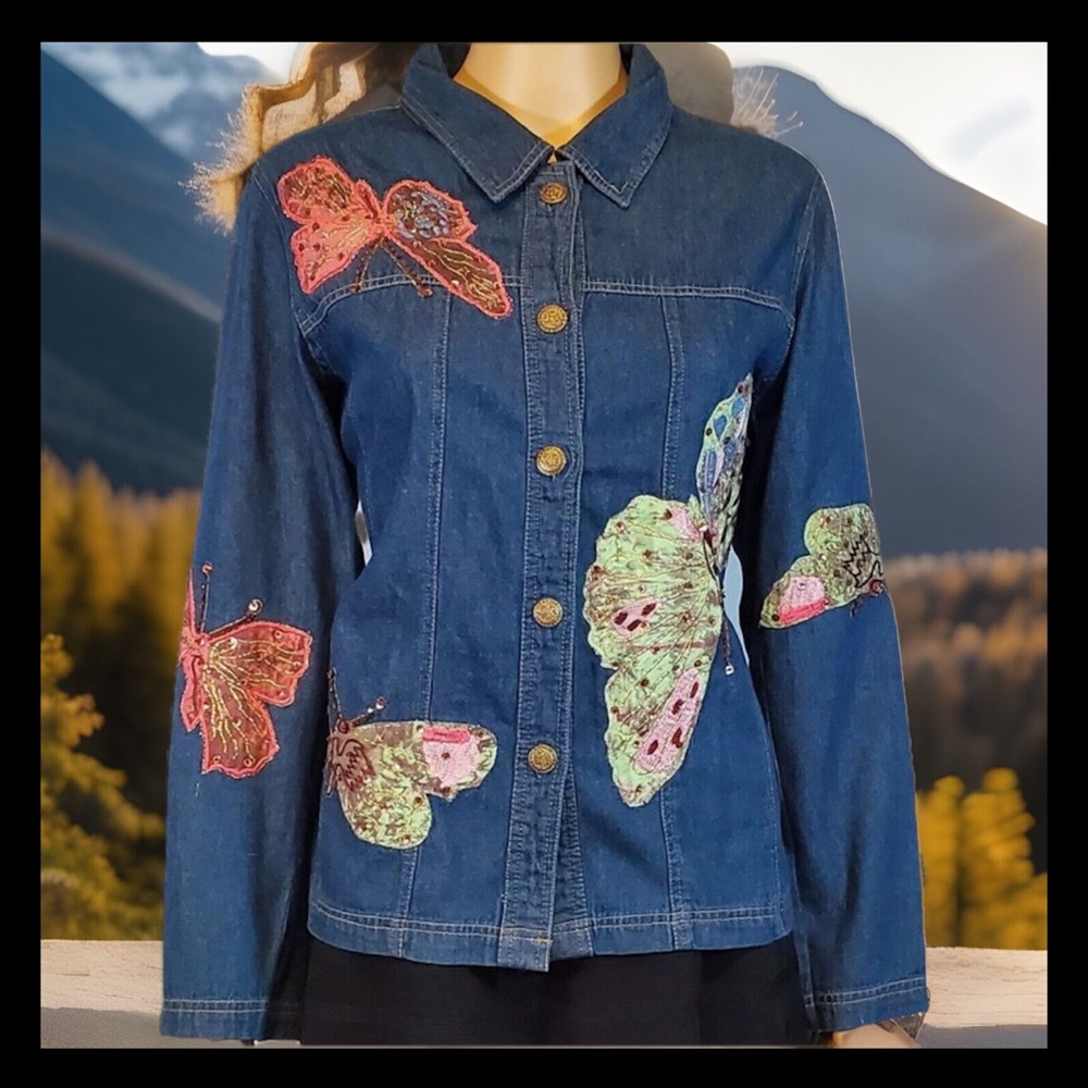 Tapestry Patch VTG Women Denim Shirt W/Embroidered Butterflies Appliqué Colorful